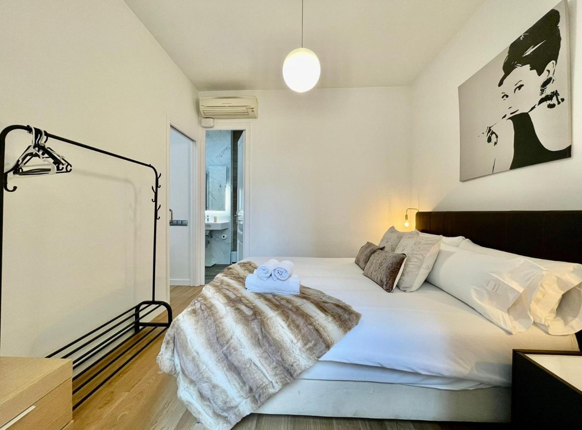 The Gaudi Suites II Barcelona Ngoại thất bức ảnh